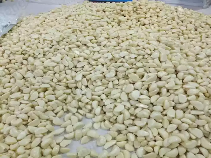 peeled garlic